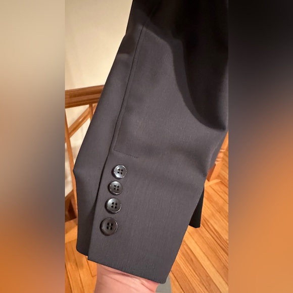 Talbots Charcoal Gray 2 Button Blazer With Pockets  & 4 Button Sleeves Sz 12W P - Picture 5 of 14